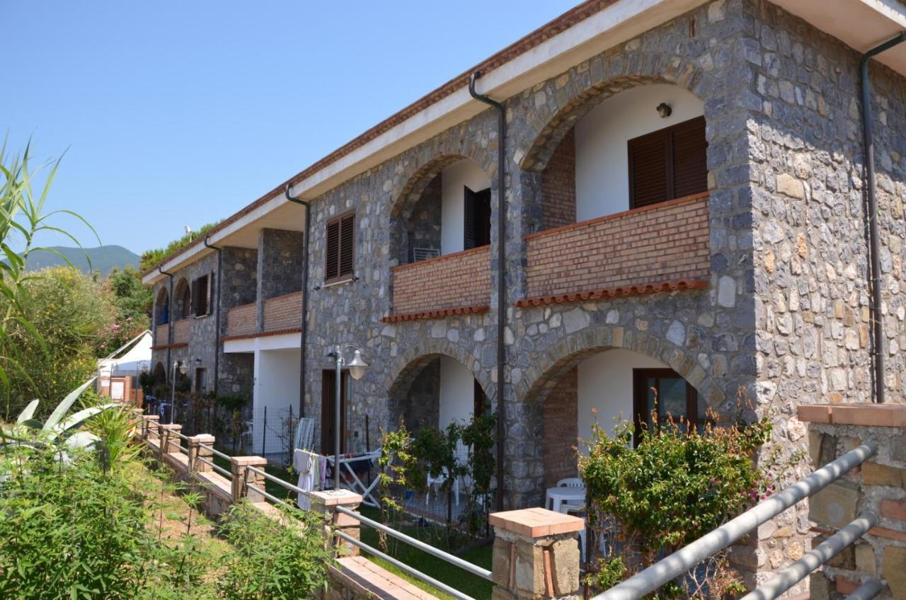 Residence Le Palme - Appartamenti Sul Mare - Spiaggia Tra Palinuro E Caprioli Pisciotta Eksteriør billede