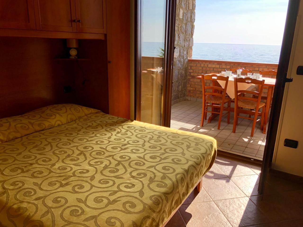 Residence Le Palme - Appartamenti Sul Mare - Spiaggia Tra Palinuro E Caprioli Pisciotta Eksteriør billede
