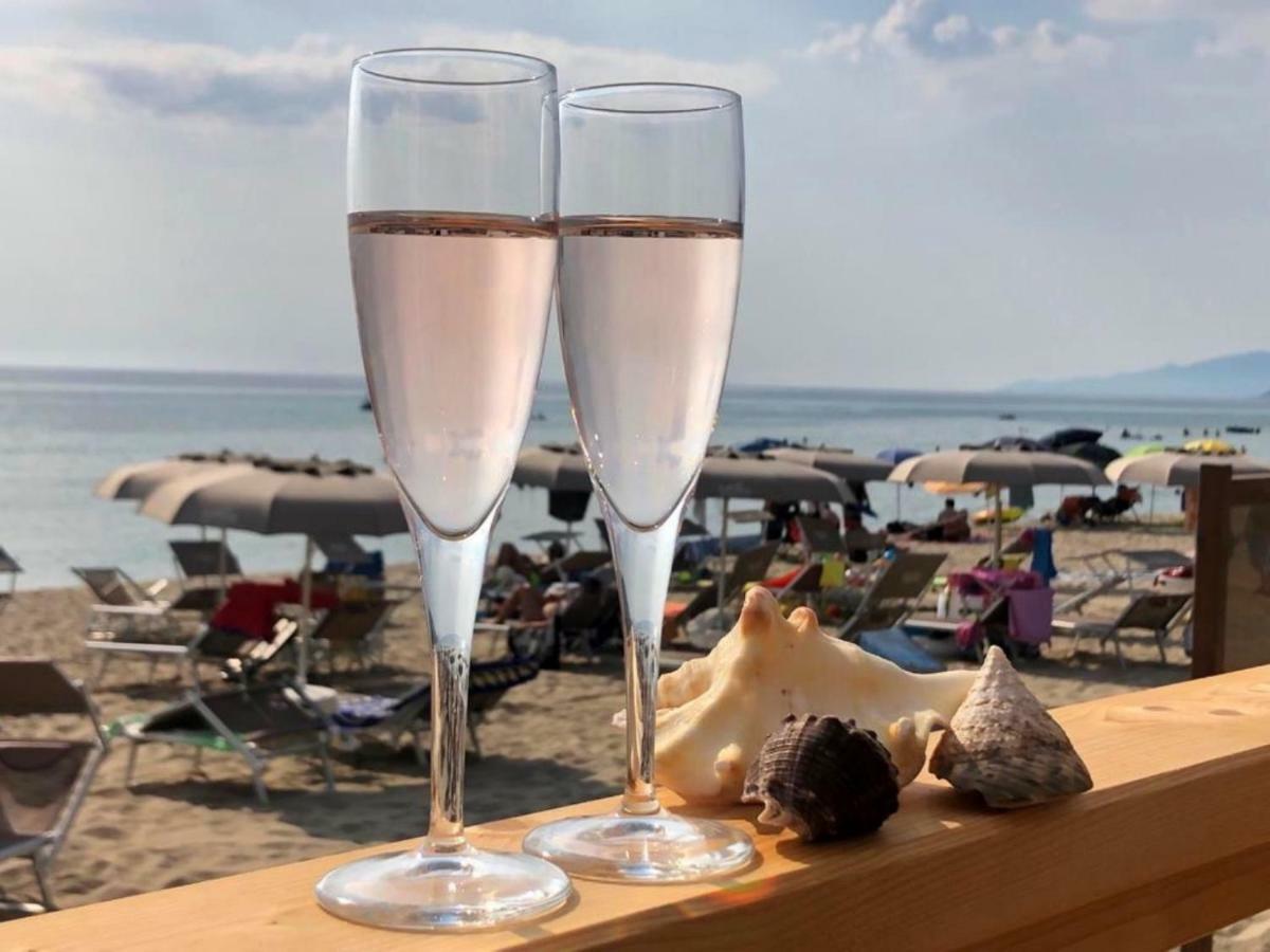 Residence Le Palme - Appartamenti Sul Mare - Spiaggia Tra Palinuro E Caprioli Pisciotta Eksteriør billede
