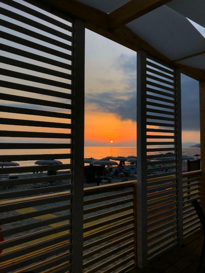Residence Le Palme - Appartamenti Sul Mare - Spiaggia Tra Palinuro E Caprioli Pisciotta Eksteriør billede